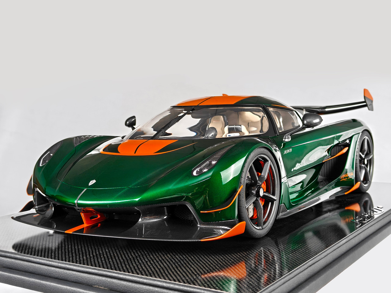 新品 FrontiArt ケーニグセグ jesko グリーンカーボン ミニカー Frontiart 1/18 Koenigsegg Jesko Pearl Green-FrontiArt