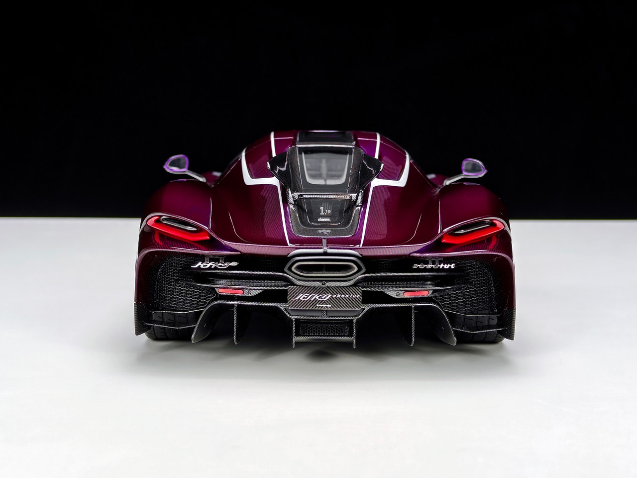 1/18 Frontiart Koenigsegg Jesko Absolut (Purple Tinted Carbon) Car