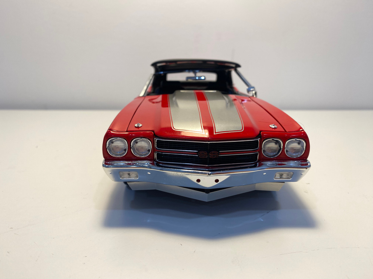 DAMAGED AS-IS 1/18 1970 Chevrolet Chevy Chevelle SS Restomod (Bright Red with Gunmetal Grey Stripes) Diecast Car Model Limited
