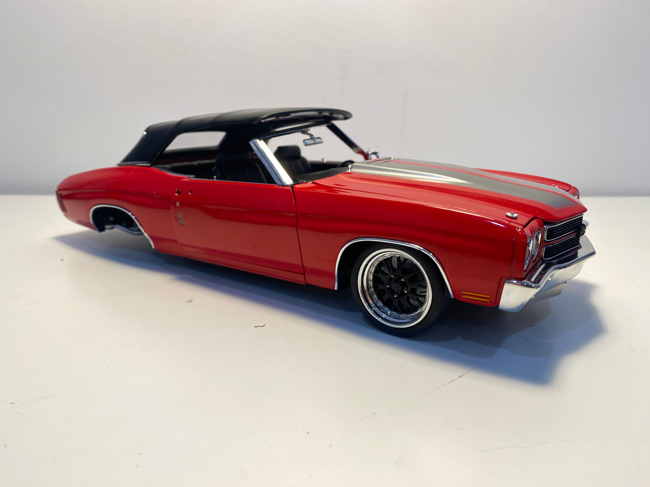 DAMAGED AS-IS 1/18 1970 Chevrolet Chevy Chevelle SS Restomod (Bright Red with Gunmetal Grey Stripes) Diecast Car Model Limited
