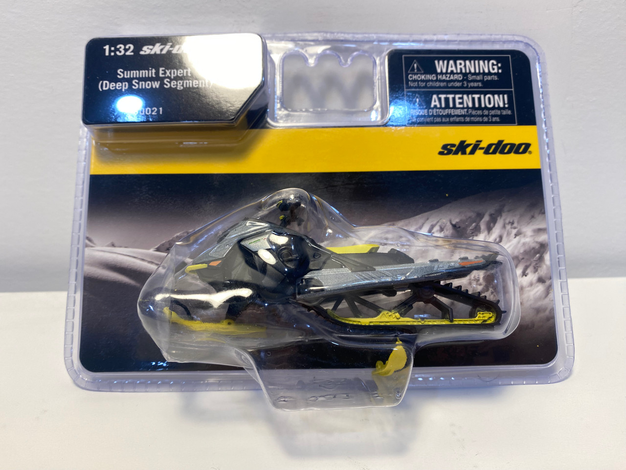 AS-IS 1/32 Diecast Masters Summit Expert (Deep Snow Segment) (Manta Green) Diecast Model