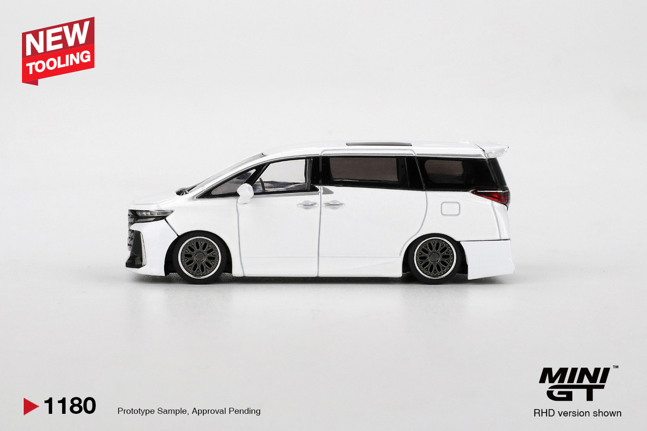 1/64 Mini GT Toyota Vellfire 40 KUHL White Diecast Car Model