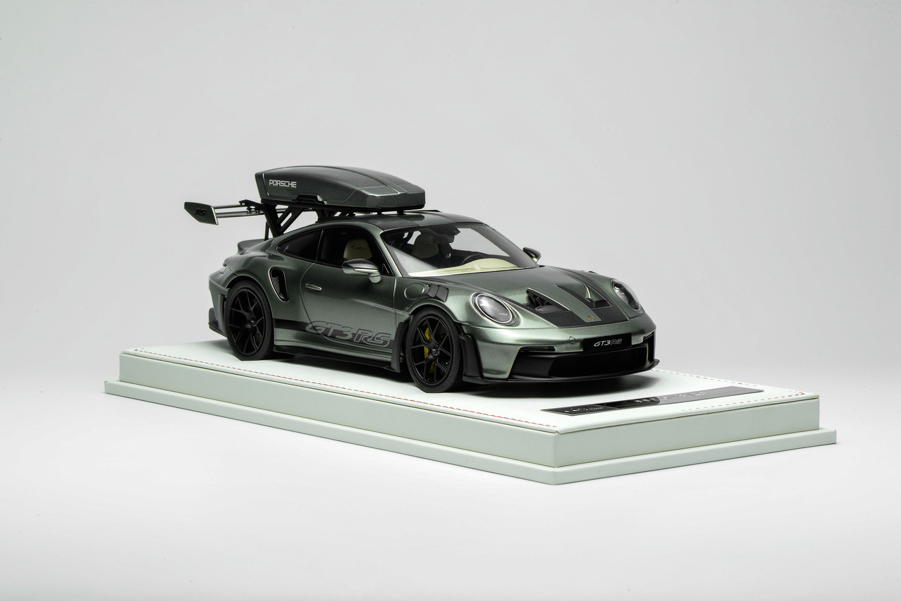1/18 Ivy Merit Porsche 911 (992) GT3 RS (Urban Bamboo Chromaflair