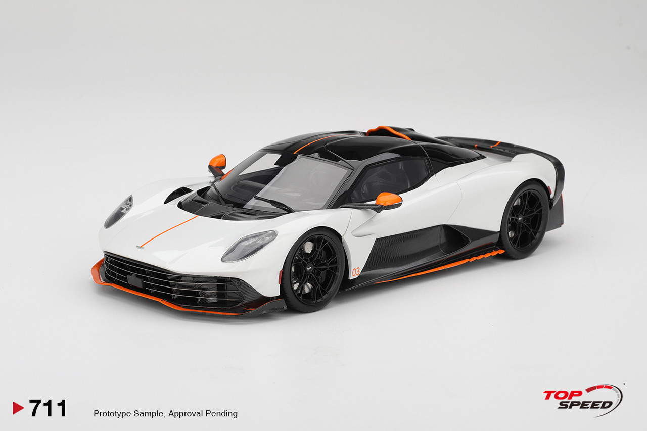 y 1/18 Top Speed Aston Martin Valhalla (Lunar White) Car Model