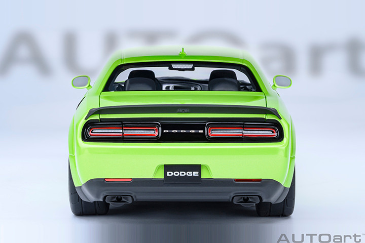 1/18 AUTOart 2023 1/18 Doge Challenger SRT Super Stock (Sublime Green) Car Model