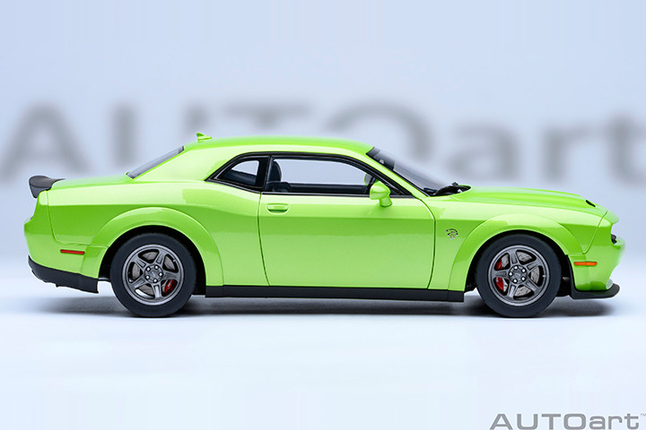 1/18 AUTOart 2023 1/18 Doge Challenger SRT Super Stock (Sublime Green) Car Model