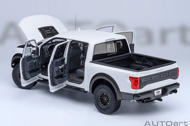 1/18 AUTOart 2019 Ford F-150 Raptor Supercrew (Oxford White) Car Model
