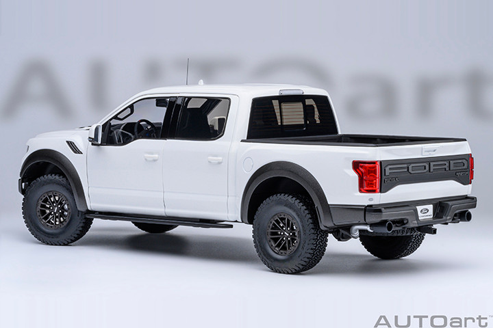 1/18 AUTOart 2019 Ford F-150 Raptor Supercrew (Oxford White) Car Model