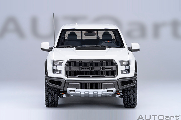 1/18 AUTOart 2019 Ford F-150 Raptor Supercrew (Oxford White) Car Model