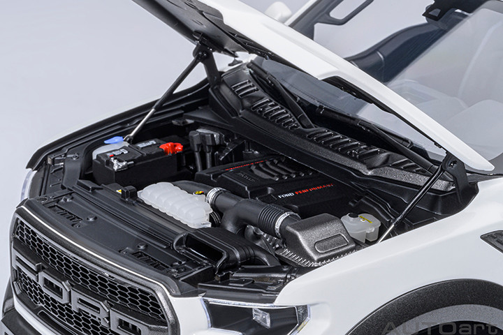 1/18 AUTOart 2019 Ford F-150 Raptor Supercrew (Oxford White) Car Model