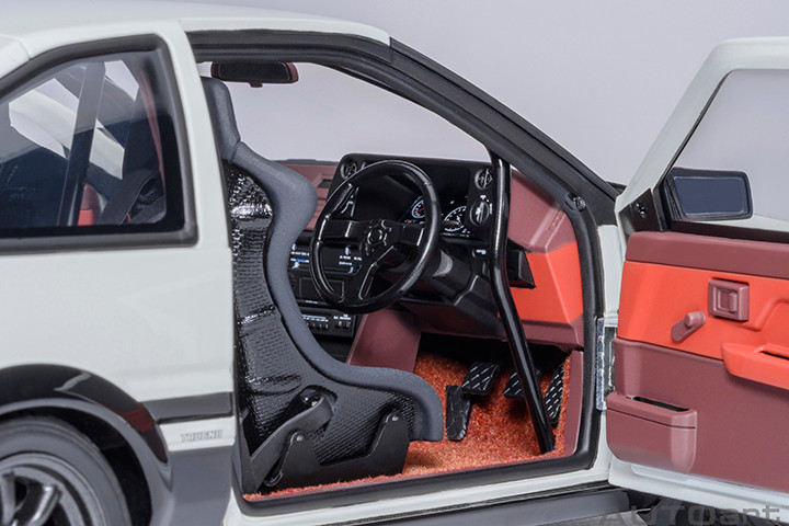 1/18 AUTOart Toyota Sprinter Trueno (AE86) “Initial D” Project D