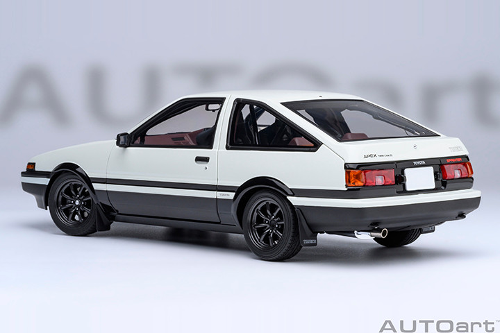 頭文字D TOYOTA SPRINTER TRUENO AE86PROJECTD 1/18 AUTOart Toyota Sprinter Trueno (AE86) “Initial D” Project D