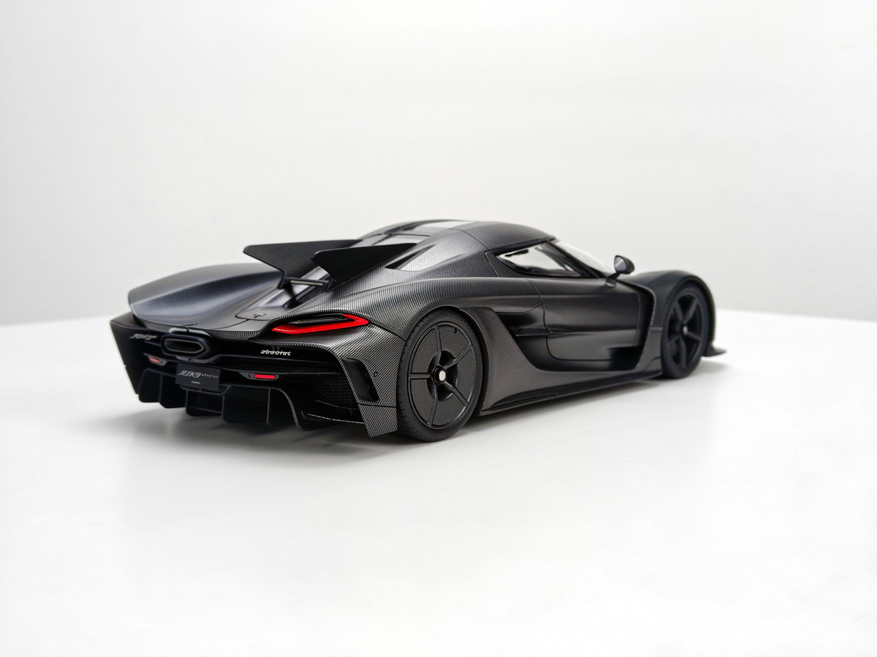 1/18 Frontiart Koenigsegg Jesko Absolut Naked Carbon Black Car Model Limited 100 Pieces
