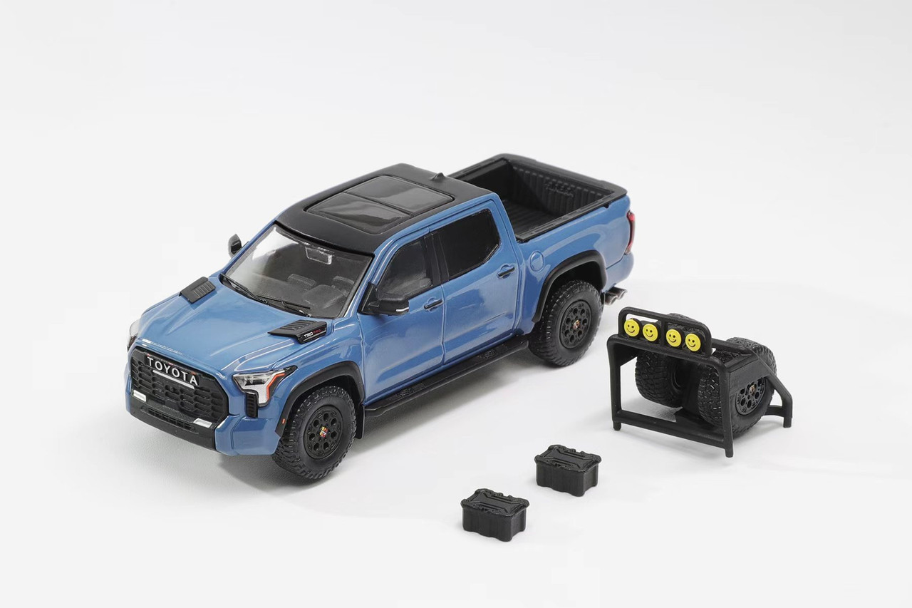 ボイジャー 1/64 GCD Toyota Tundra (Blue) Diecast Car Model - LIVECARMODEL.com