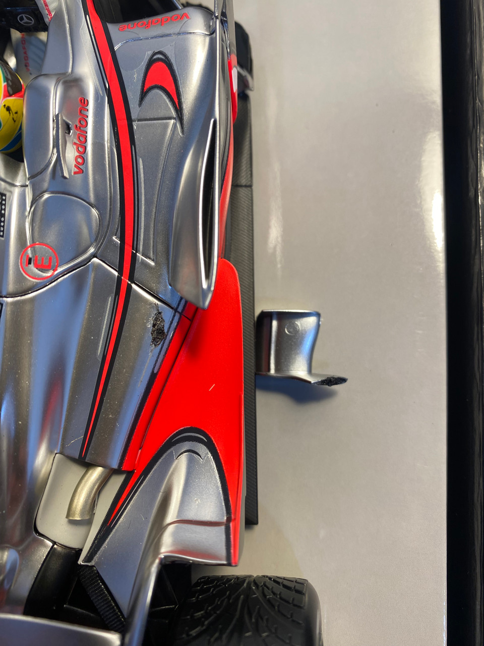 ONE BROKEN FIN AS-IS 1/18 Minichamps 2008 Formula 1 Lewis Hamilton McLaren MP4/23 #22 Brazil GP Formula 1 World Champion Car Model with Collector's Box Limited