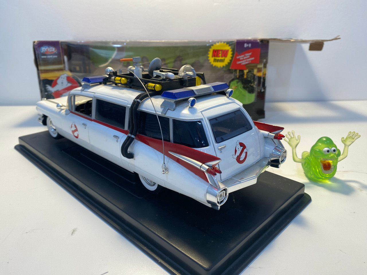 AS-IS 1/21 Joyride Ertl Ghostbusters ECTO I Diecast Car Model