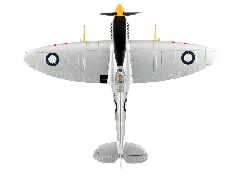 Supermarine Spitfire Mk VIII Fighter Aircraft "A53-379 Flight Lieutenant David Glaser No. 549 Squadron Strauss Airstrip" (1944) Royal Australian Air Force "Air Power Series" 1/48 Diecast Model by Hobby Master