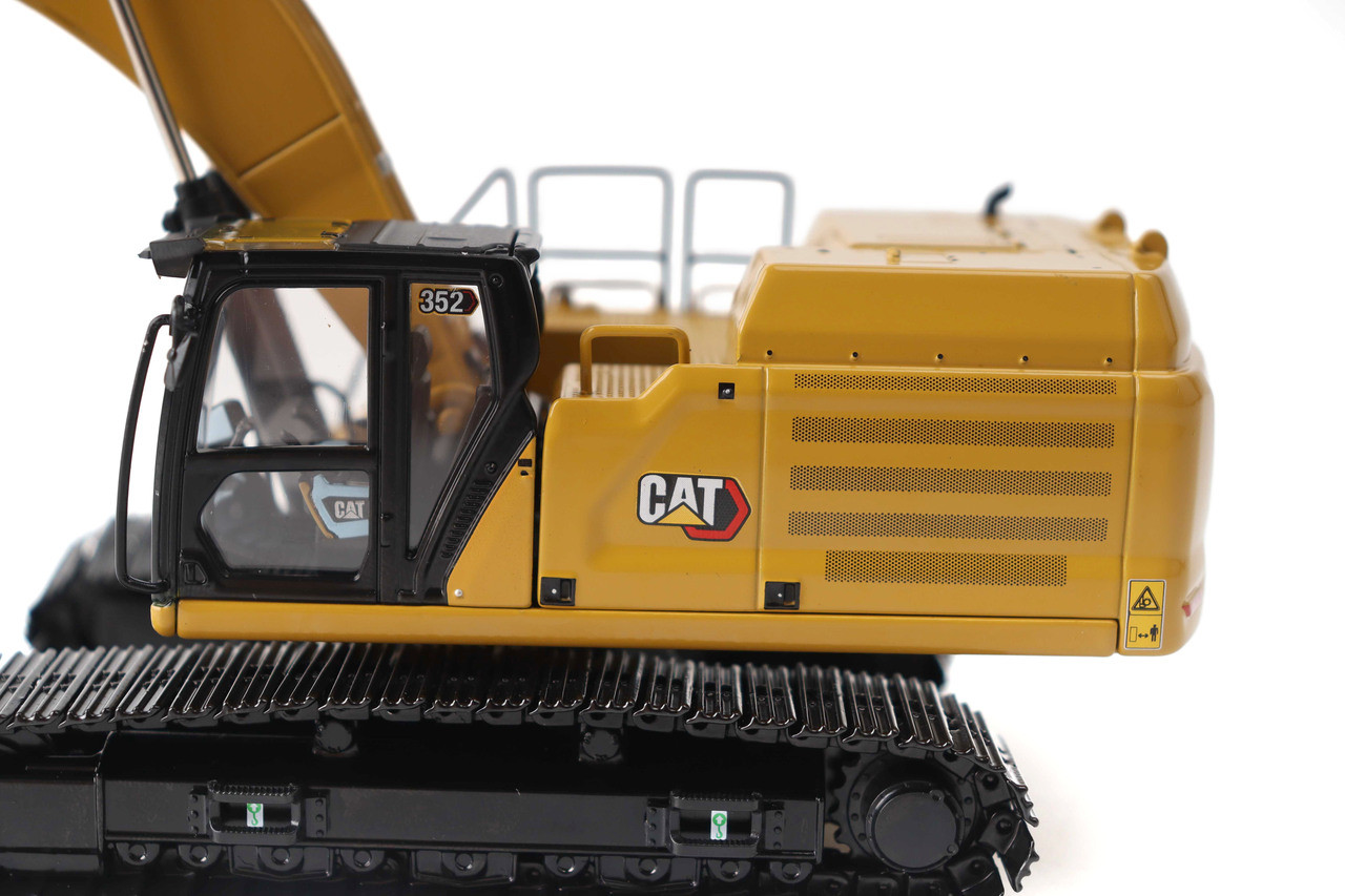 1/50 Diecast Masters CAT 352 Next Generation Excavator Diecast Model