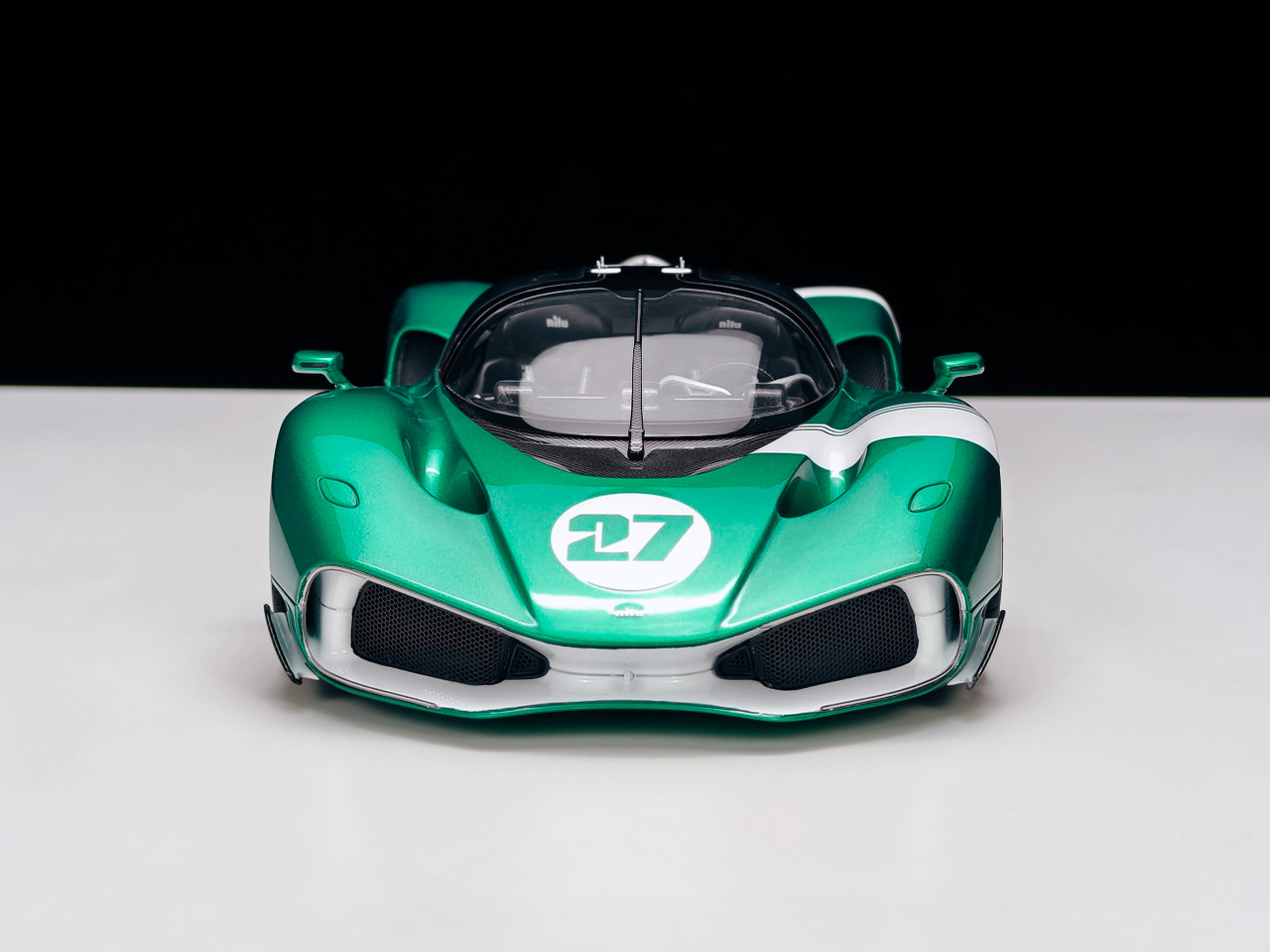 1/18 Frontiart Nilu27 Inna-Green Car Model Limited Edition 100 Pieces