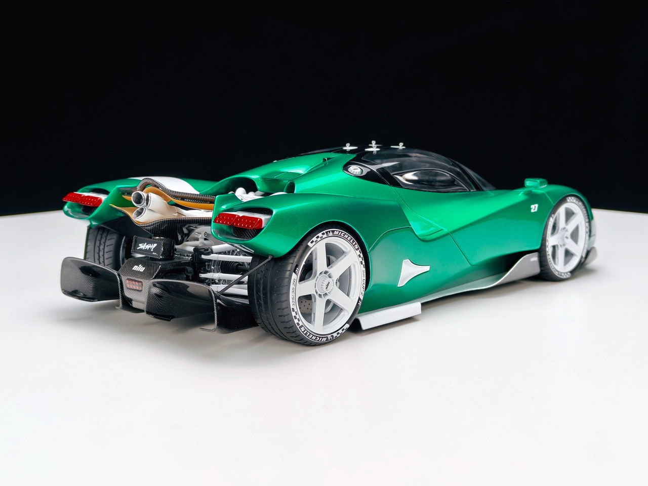 1/18 Frontiart Nilu27 Inna-Green Car Model Limited Edition 100 Pieces