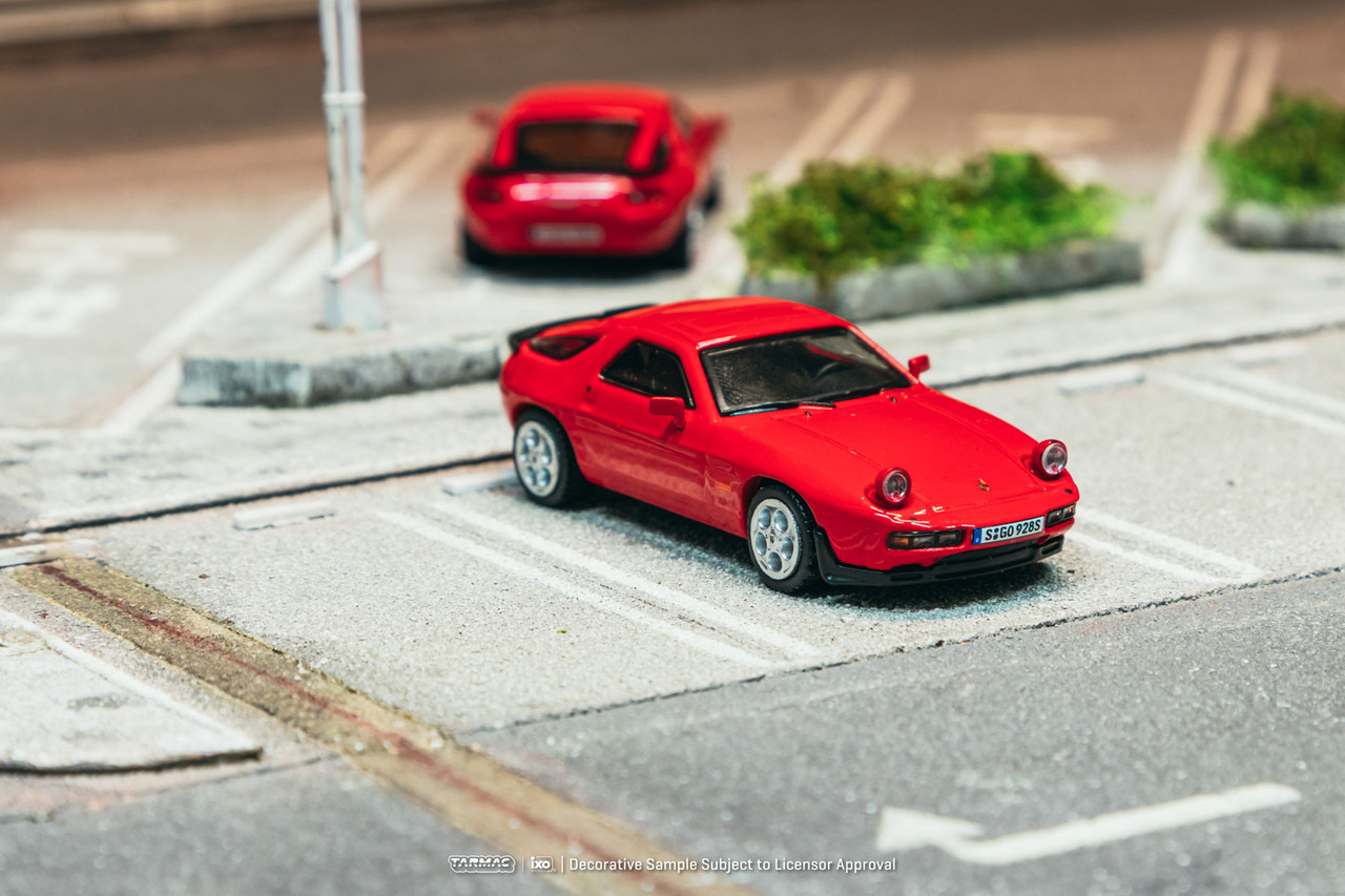 1/64 Tarmac Works Porsche 928 S (Red) Diecast Car Model