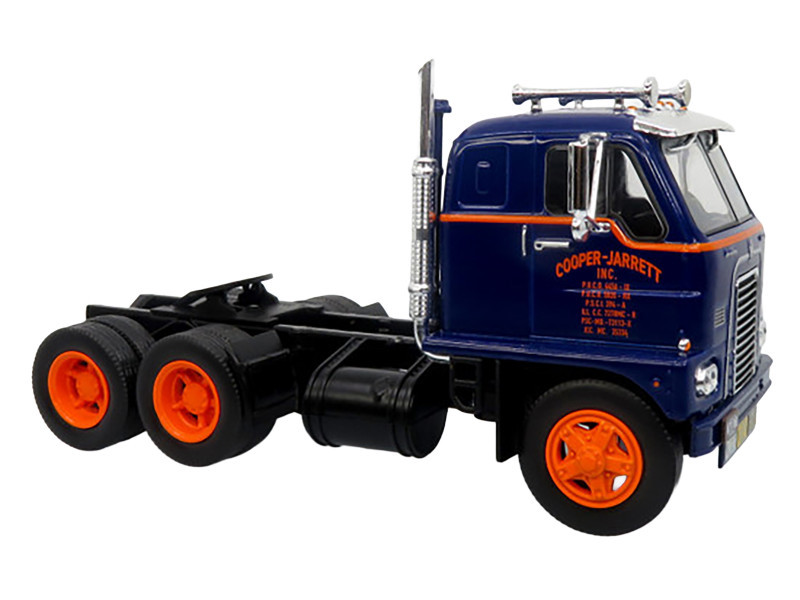 1959 International DCOF-405 Truck with Box Trailer 