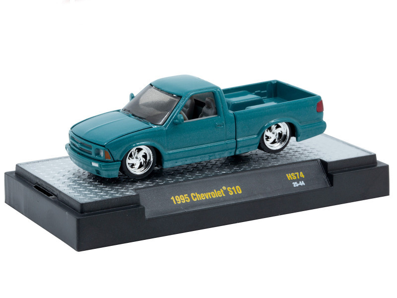 1/64 M2 Machines 1995 Chevrolet S10 Custom (Blue) Diecast Car