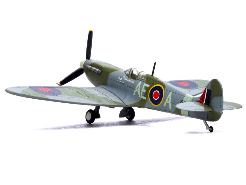 Supermarine Spitfire Mk Vb Fighter Aircraft "EP120 Flight Lieutenant James 'Jeff' Northcott No. 402 City of Winnipeg Squadron" (1943-1944) Royal Canadian Air Force 1/72 Diecast Model by Legion