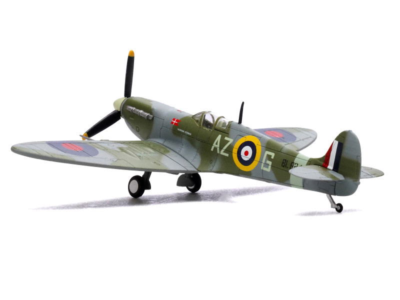 Supermarine Spitfire Mk Vb Fighter Aircraft "BL924 Pilot Officer Aksel Svendsen Danish Presentation Spitfire Valdemar Atterdag No. 234 Madras Presidency Squadron" (1942) Royal Air Force 1/72 Diecast Model by Legion