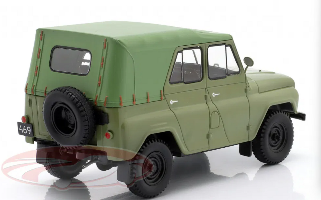 1/24 WhiteBox 1975 UAZ 469 (Olive Green) Diecast Car Model