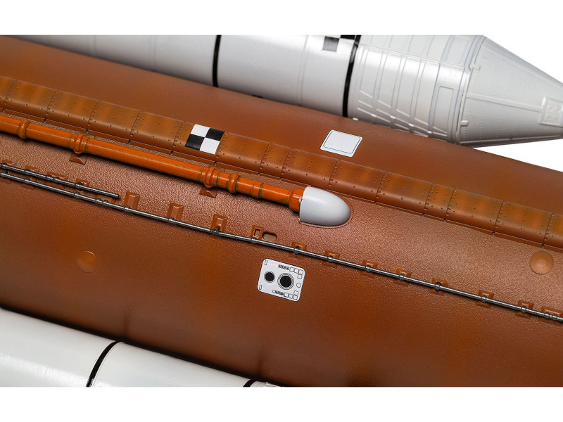 Level 3 Model Kit NASA Space Launch System Artemis Gift Set 1/144 Plastic Model Kit by Airfix