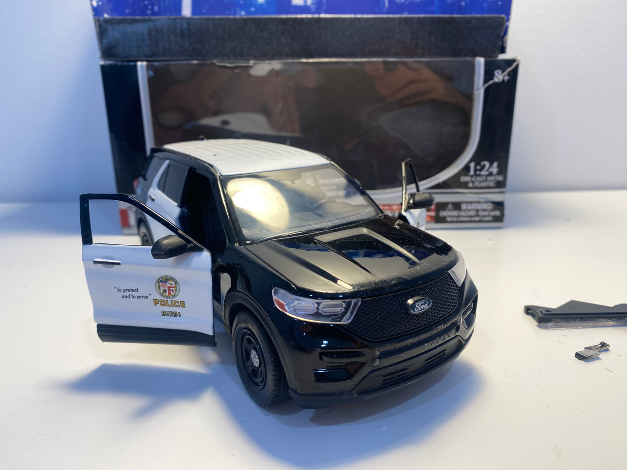 DAMAGED AS-IS 1/24 Motormax 2022 Ford Explorer Police Interceptor Utility Black and White "Los Angeles Police Department (LAPD)" Diecast Car Model