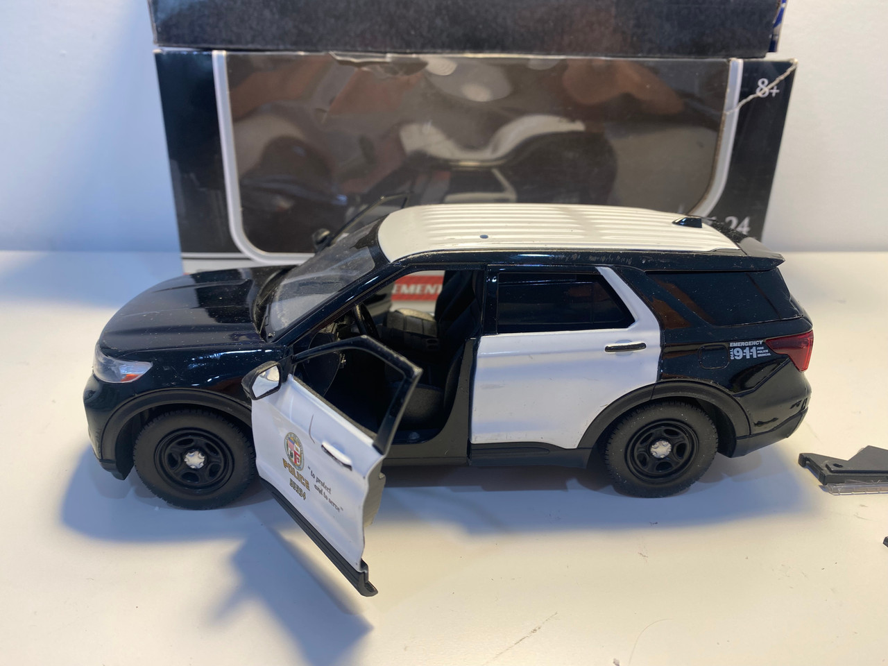 DAMAGED AS-IS 1/24 Motormax 2022 Ford Explorer Police Interceptor Utility Black and White "Los Angeles Police Department (LAPD)" Diecast Car Model