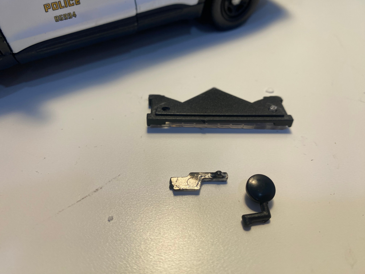 DAMAGED AS-IS 1/24 Motormax 2022 Ford Explorer Police Interceptor Utility Black and White "Los Angeles Police Department (LAPD)" Diecast Car Model