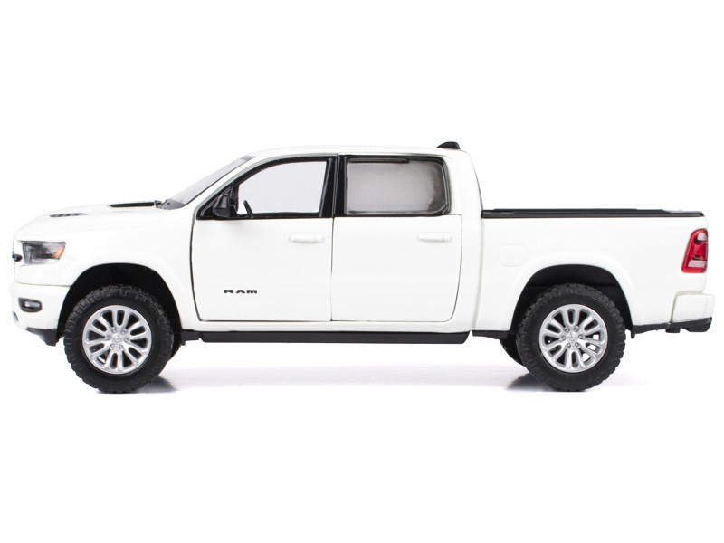 2019 RAM 1500 Laramie Crew Cab Pickup Truck White "Timeless Legends" Series 1/24 Diecast Model Car by Motormax