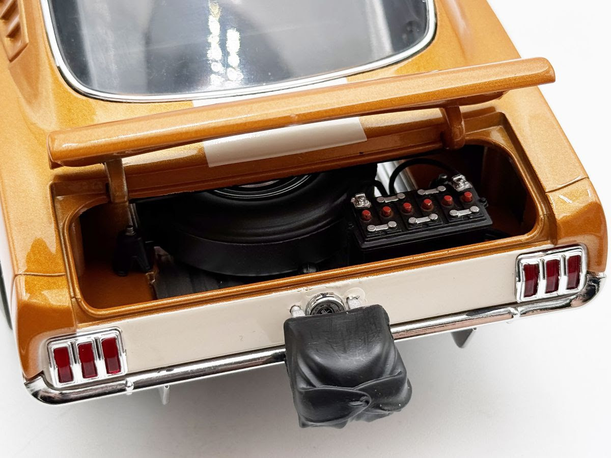 Lone Star Ford Mustang ミニカー 1/18 ACME 1965 Ford Mustang A/FX Stark Hickey Ford Goldfinger