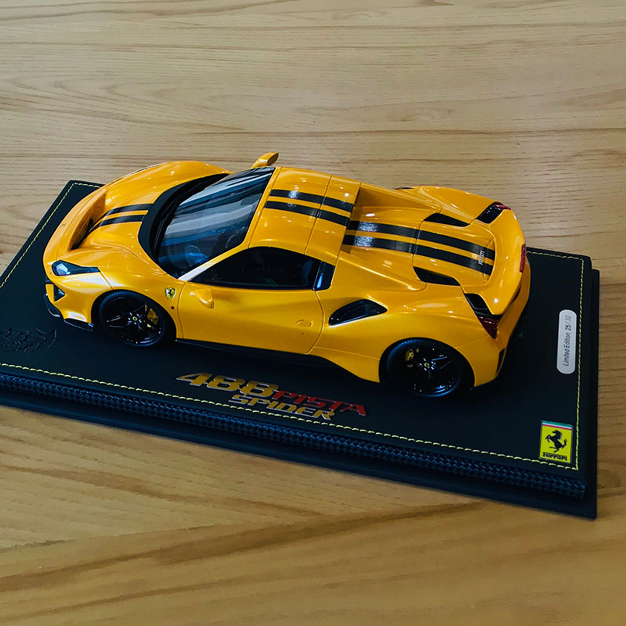 1/18 BBR Ferrari 488 Pista Spider Closed Roof (Yellow Giallo Tristrato w/ New Black Daytona Stripe) Resin Car Model Limited 32