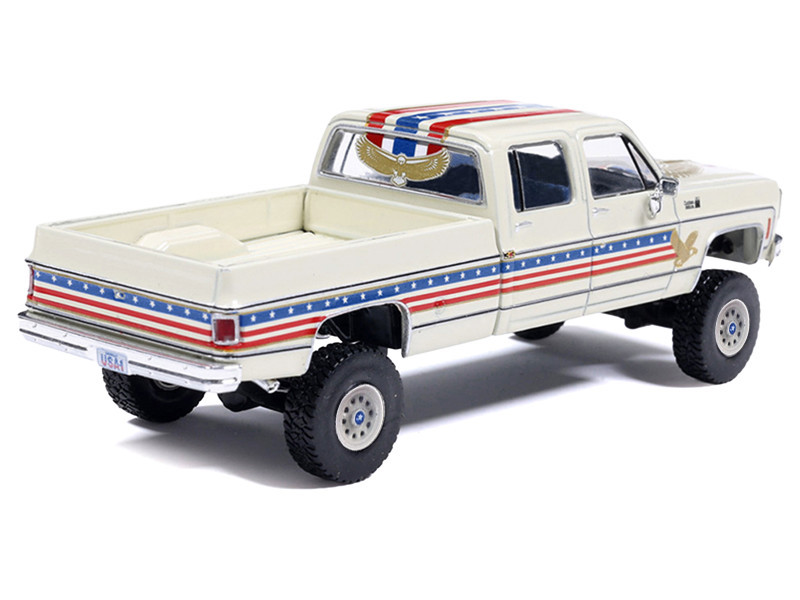 1/64 Ixo 1976 Chevrolet Custom Deluxe K30 Fleetside 250th Anniversary Edition (White) Diecast Car Model