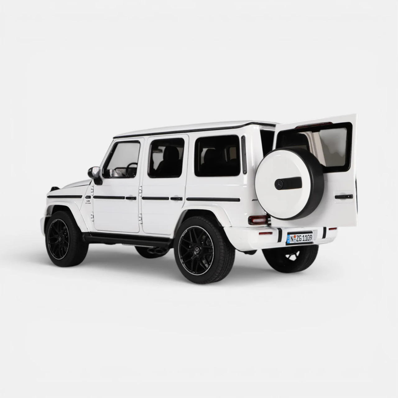 1/18 NZG 2025 Mercedes-AMG G63 AMG W465 4x4² Standard (Polar White