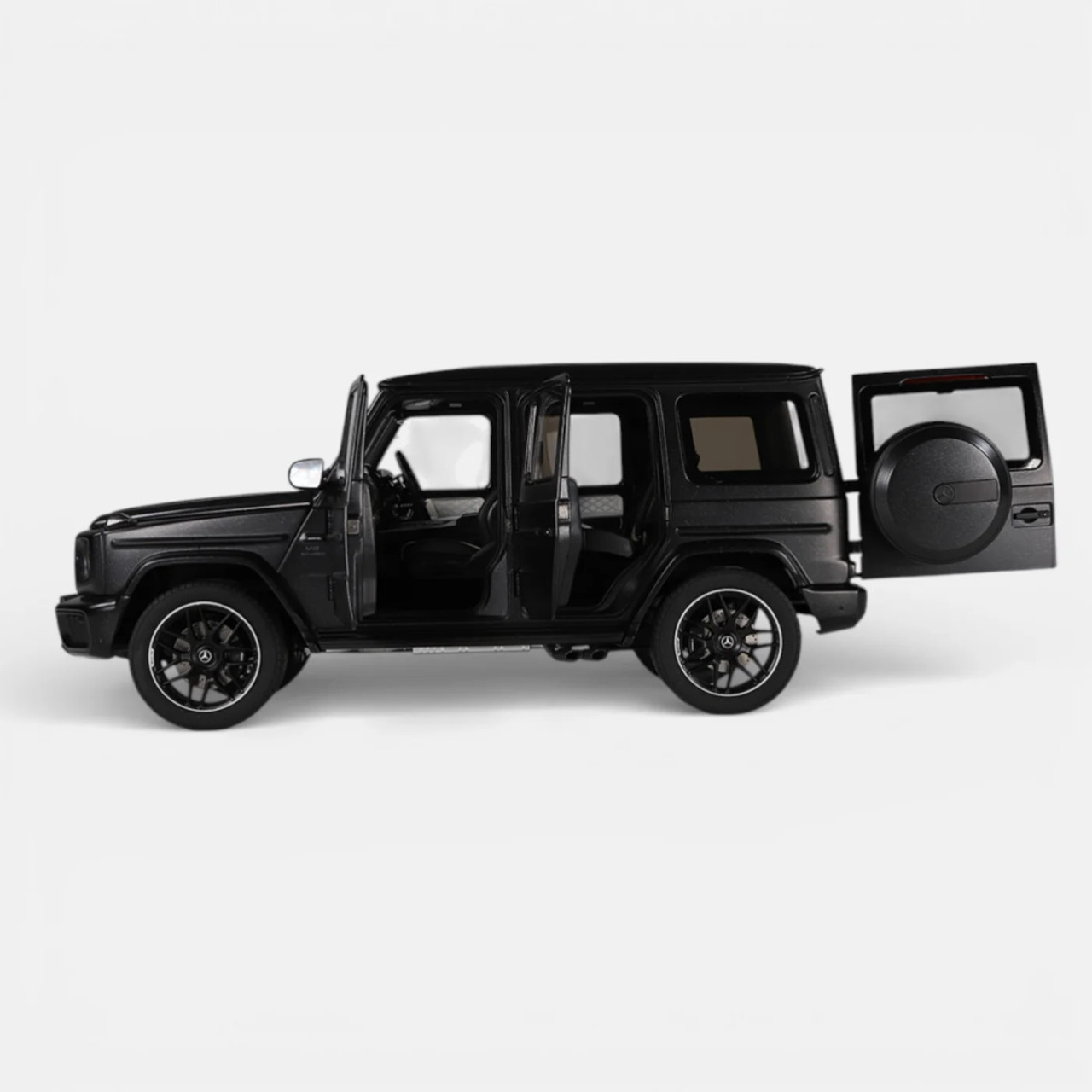 1/18 NZG 2025 Mercedes-AMG G63 AMG W465 4x4² Standard (Nightblack Magno Matte Black) Diecast Car Model