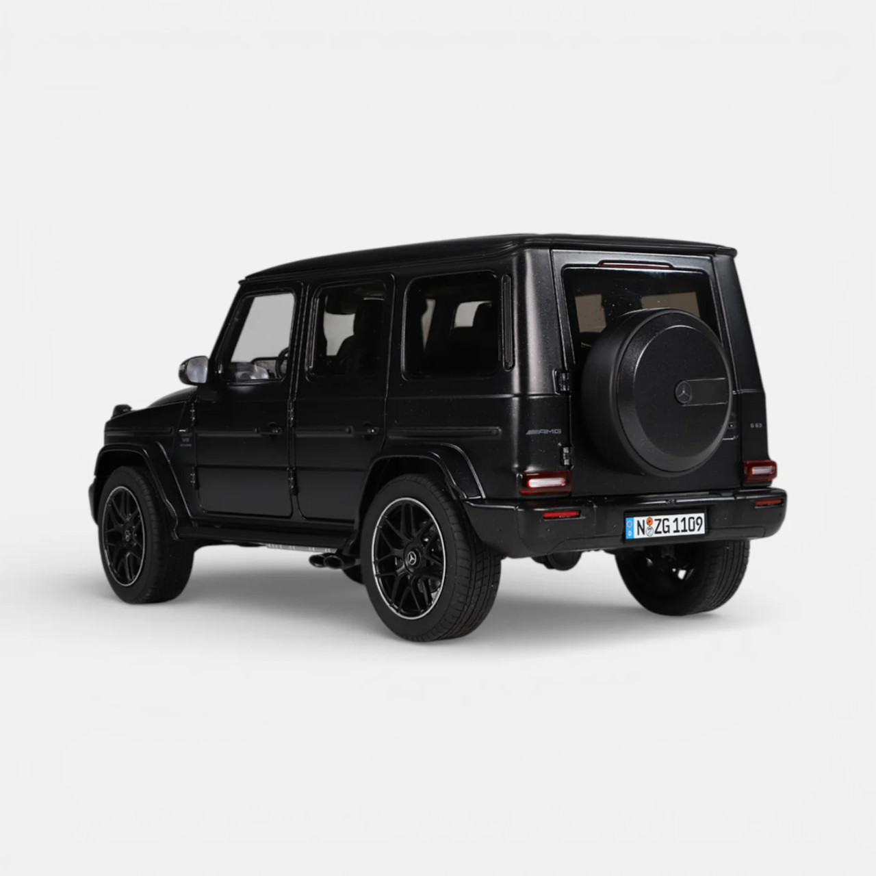1/18 NZG 2025 Mercedes-AMG G63 AMG W465 4x4² Standard (Nightblack Magno Matte Black) Diecast Car Model