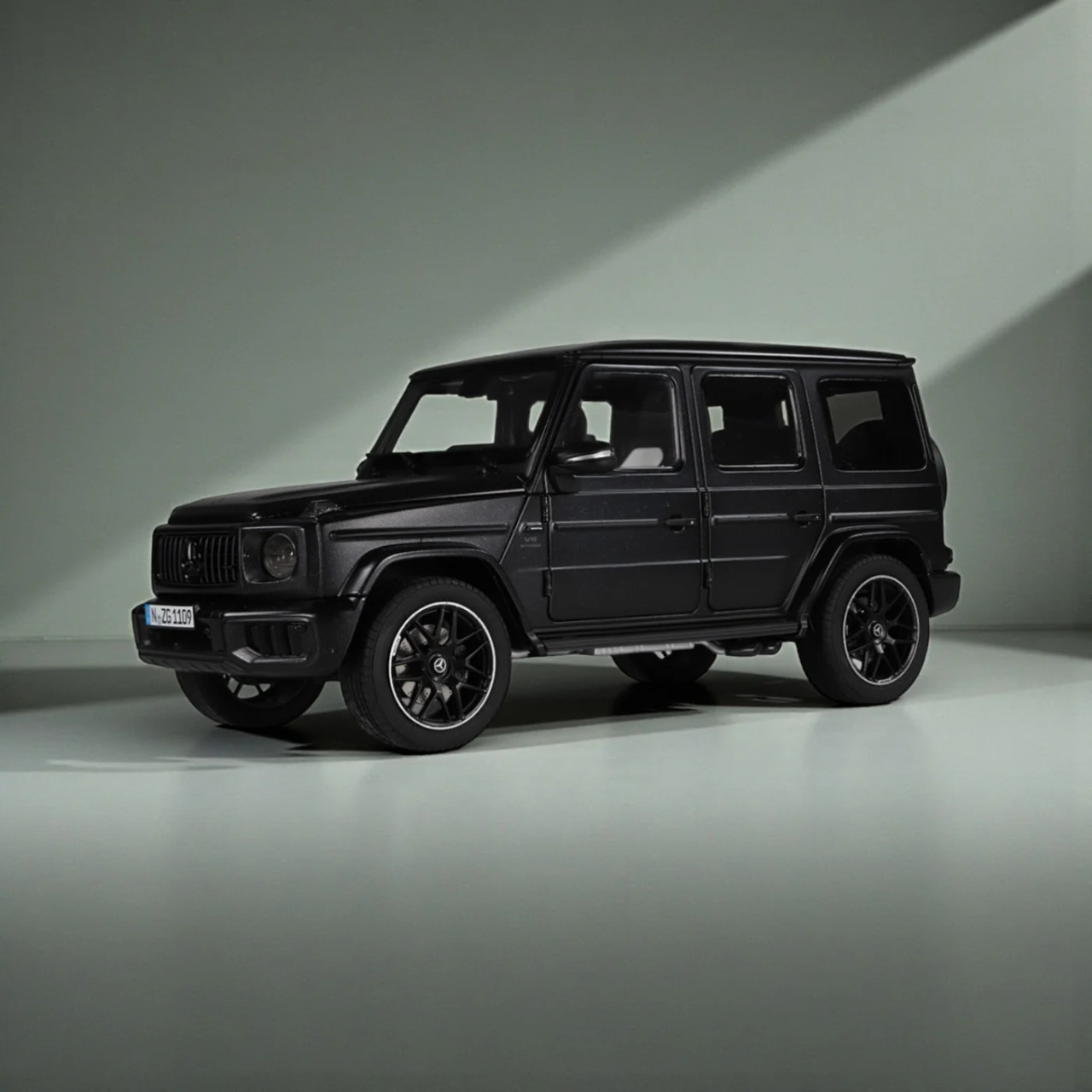 1/18 NZG 2025 Mercedes-AMG G63 AMG W465 4x4² Standard (Nightblack