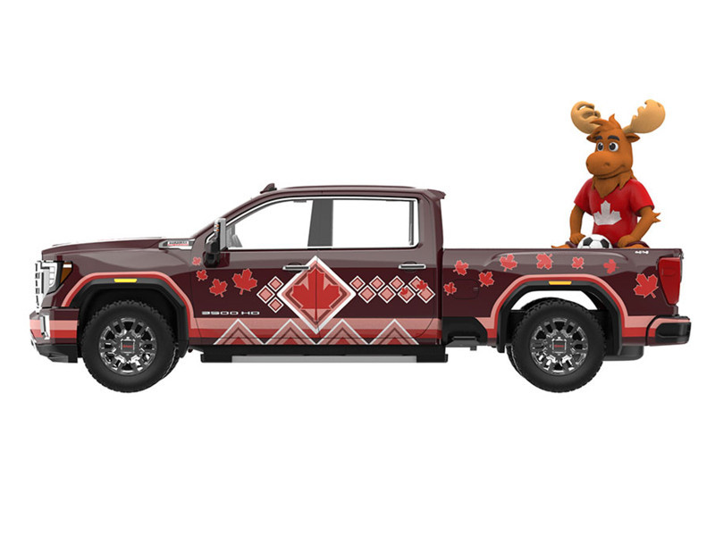 1/64 Greenlight 2022 GMC Sierra 3500 HD Canada Tribute with Moose Figure Diecast Car Model