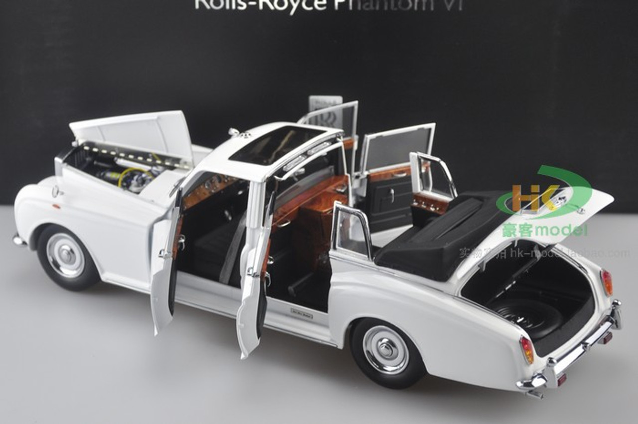 1/18 Dealer Edition 1967 Rolls-Royce Phantom VI (White) Convertible Diecast Car Model