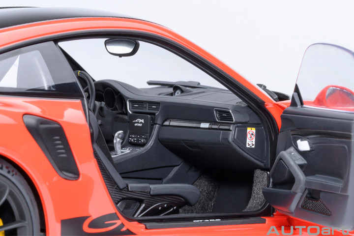 1/18 AUTOart Porsche 911 (991.2) GT3 RS Weissach Package (Lava