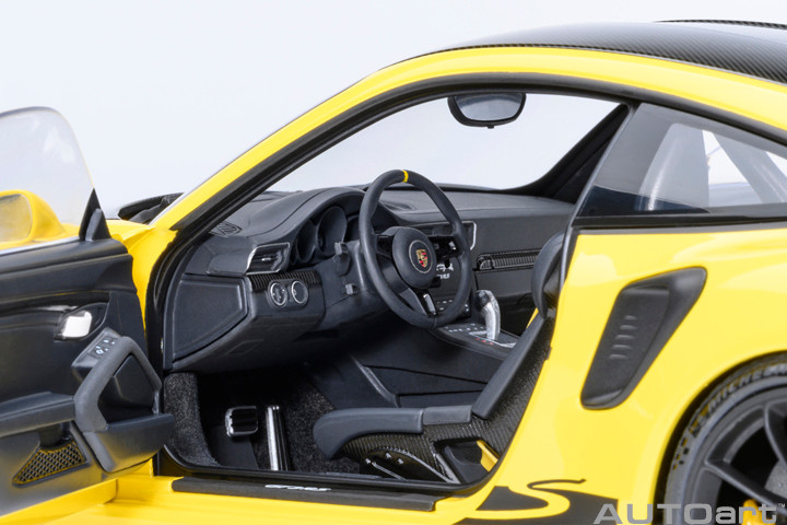 1/18 AUTOart Porsche 911 (991.2) GT3 RS Weissach Package (Racing