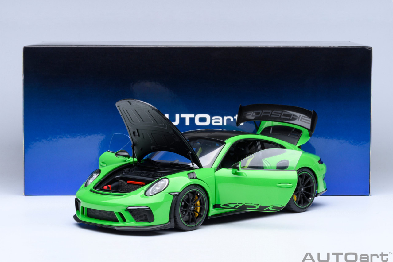 autoart 1/18 ポルシェ 911GT2 RS GT3 1/18 Porsche 911 (991.2) GT2 RS Weissach Package Black Model Car