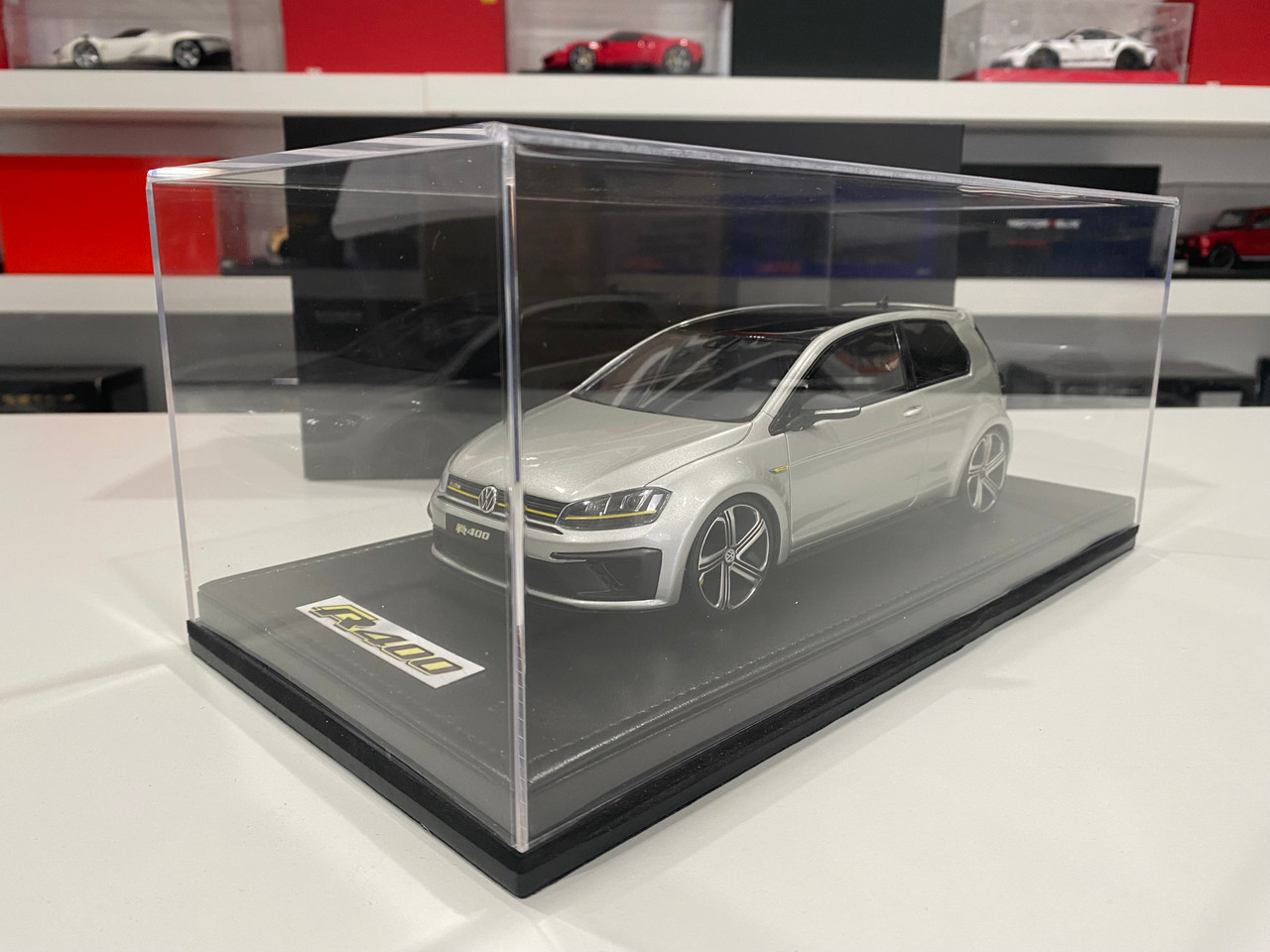 1/18 OTTO 2014 Volkswagen Golf A7 R400 Concept Glasurit MA141.80 Resin Car Model with Custom Mounted Display Showcase