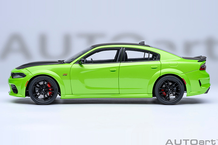 1/18 AUTOart Dodge Charger Scat Pack Widebody (Sublime Green) Car Model