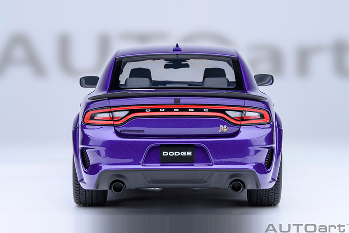 1/18 AUTOart Dodge Charger Scat Pack Widebody (Plum Crazy Purple) Car Model
